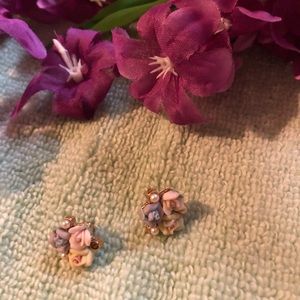 Multi color rose pierce earrings in gold